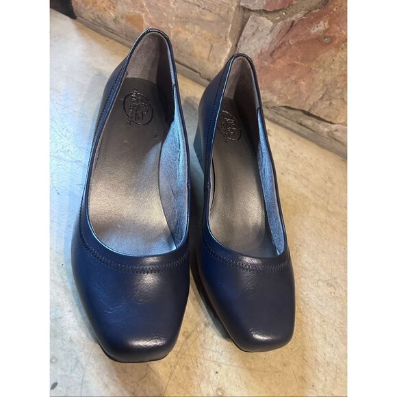 LifeStride Women's Size 10W Navy Groovy Pump Wedge Heel Faux Leather - Picture 3 of 13